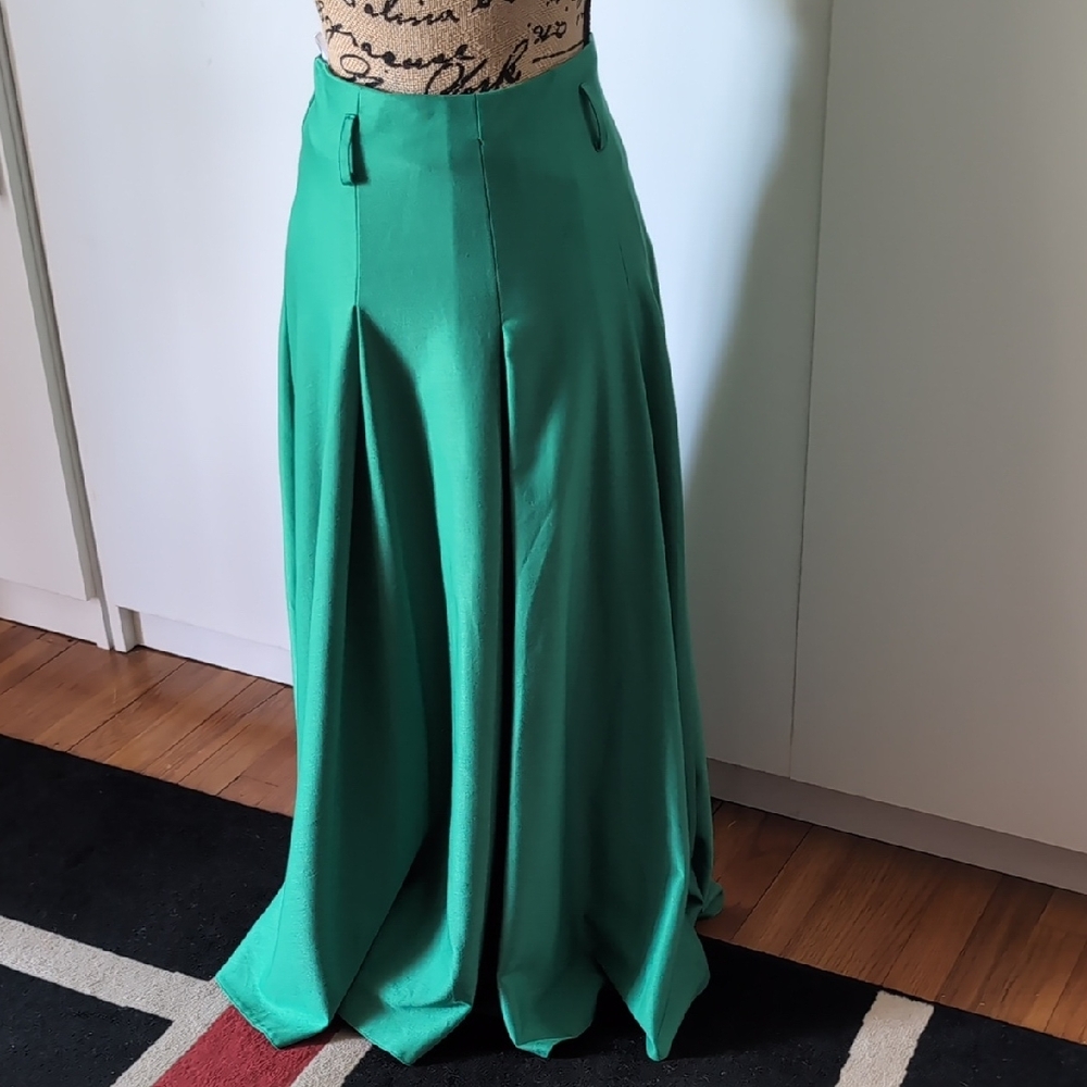Elegant Green Women's Skirt